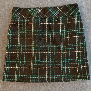 Plaid green, white and black LOFT skirt size 6, fully lined, dry clean only